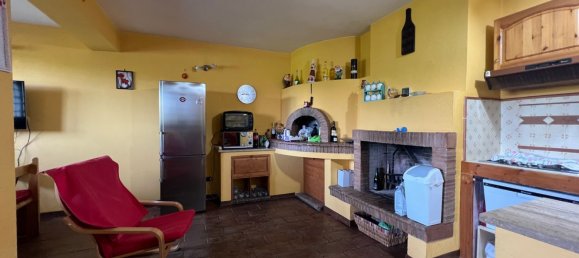 Вилла с 6 комнатами в Фьюджи, Италия № 217814 25