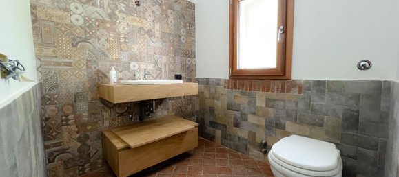 Вилла с 6 комнатами в Фьюджи, Италия № 217814 12