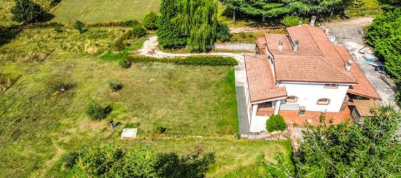 Вилла с 6 комнатами в Фьюджи, Италия № 217814 5