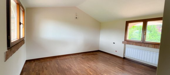 Вилла с 6 комнатами в Фьюджи, Италия № 217814 15