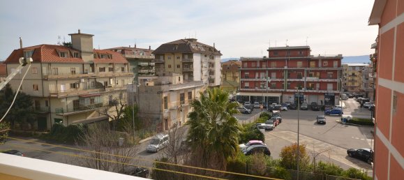 6 rooms Apartment in Vibo Valentia, Italy No. 90395 11