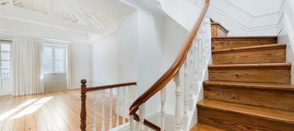 Дом с 5 спальнями в Порту, Португалия № 120133 2