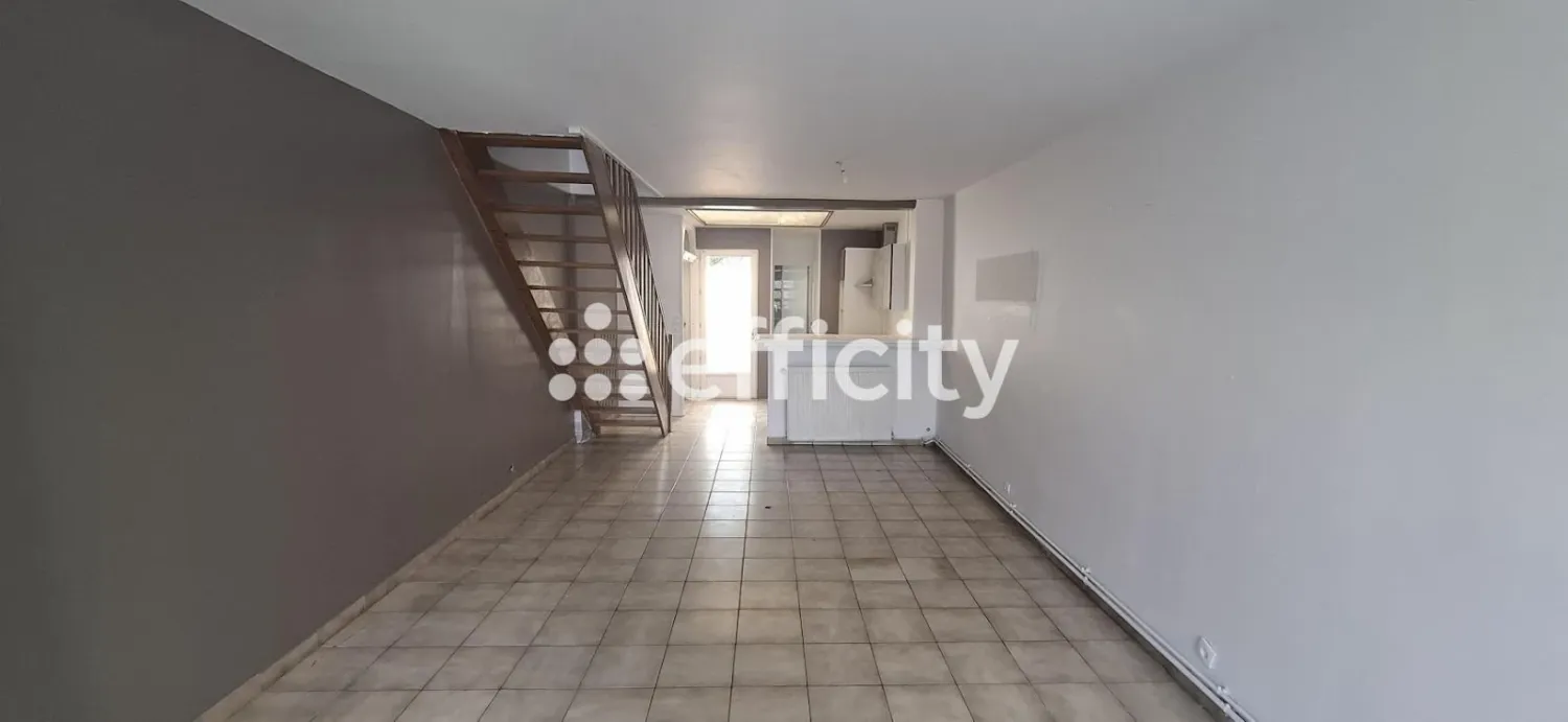 Casa de 4 dormitorios en Nord, France No. 316980