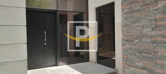4 bedrooms Villa in Dubai, UAE No. 8607 7