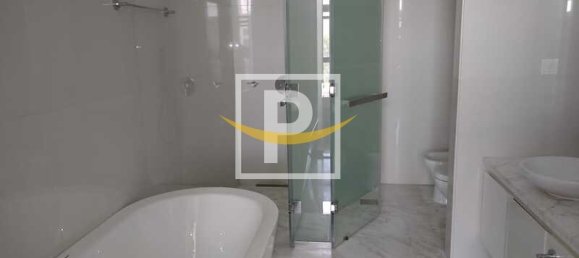 4 bedrooms Villa in Dubai, UAE No. 8607 13