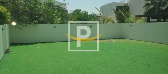 4 bedrooms Villa in Dubai, UAE No. 8607 28