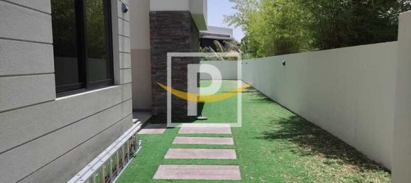 4 bedrooms Villa in Dubai, UAE No. 8607 9