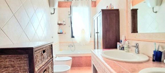 8 Schlafzimmer Villa in Surbo, Italy, Nr. 337425 40