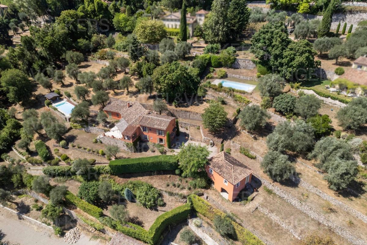 5 bedrooms Castles in Grasse, France No. 348688