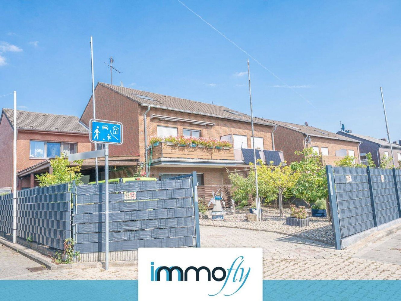 3 bedrooms Townhouse in Monchengladbach, Germany No. 350137