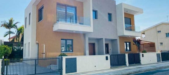 2 bedrooms House in Mouttagiaka, Cyprus No. 13608 3