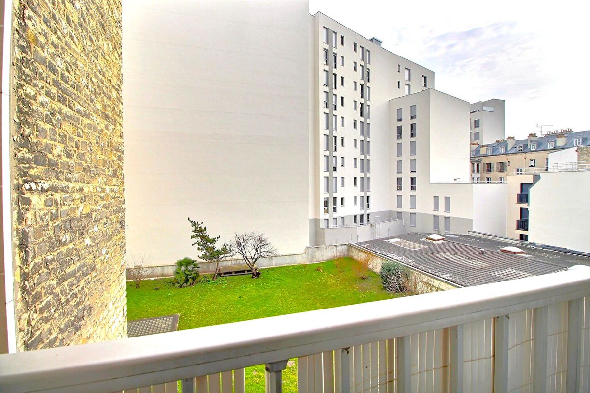 1 bedroom Apartment in Clichy, France No. 131619