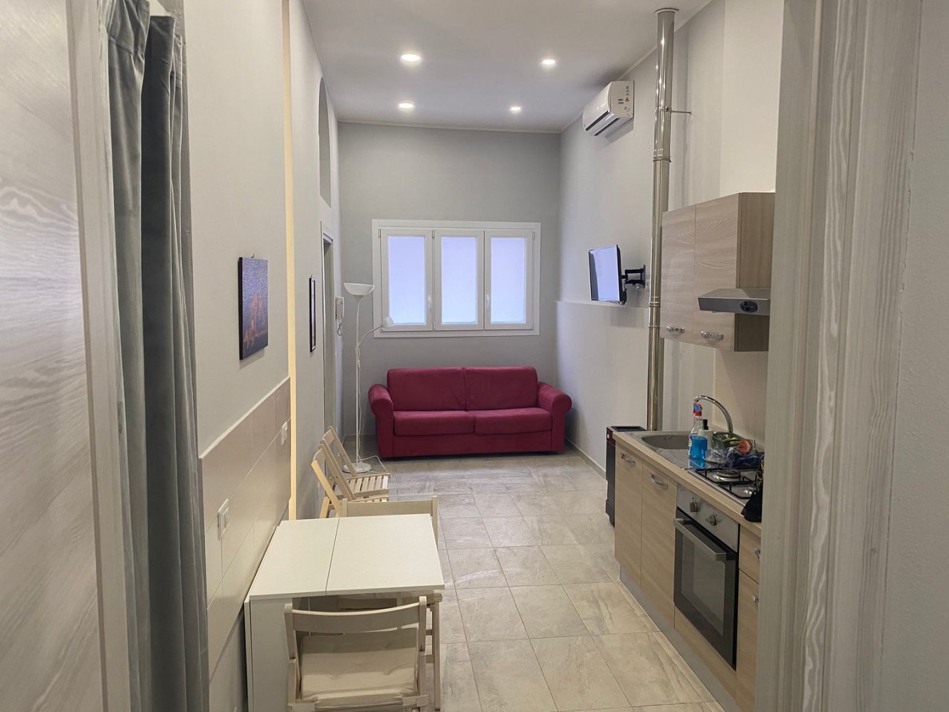 2 rooms Apartment in Milan, Italy No. 240344