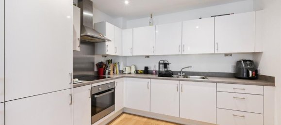 1 bedroom Apartment in London, United Kingdom No. 9893 3