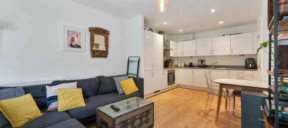 1 bedroom Apartment in London, United Kingdom No. 9893 4