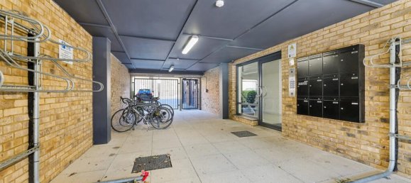 1 bedroom Apartment in London, United Kingdom No. 9893 16