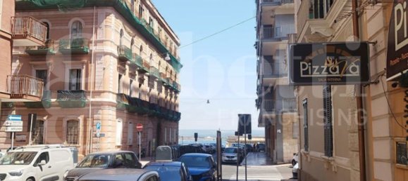 3 bedrooms Apartment in Taranto, Italy No. 294742 3