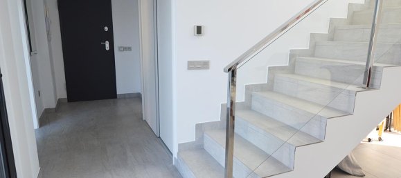 Villa de 4 dormitorios en Cabo Roig, Spain No. 505 9