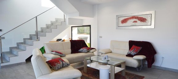 Villa de 4 dormitorios en Cabo Roig, Spain No. 505 4