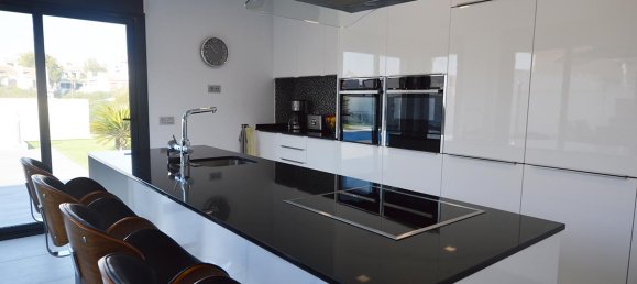 Villa de 4 dormitorios en Cabo Roig, Spain No. 505 6