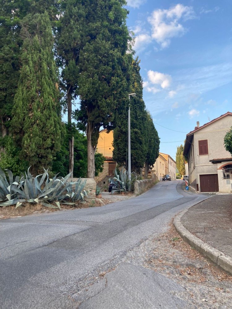 Casa de 6 divisões em Arezzo, Italy N.º 172304