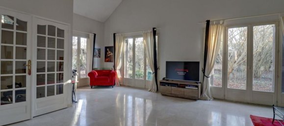 4 bedrooms House in Vernouillet, France No. 166696 7