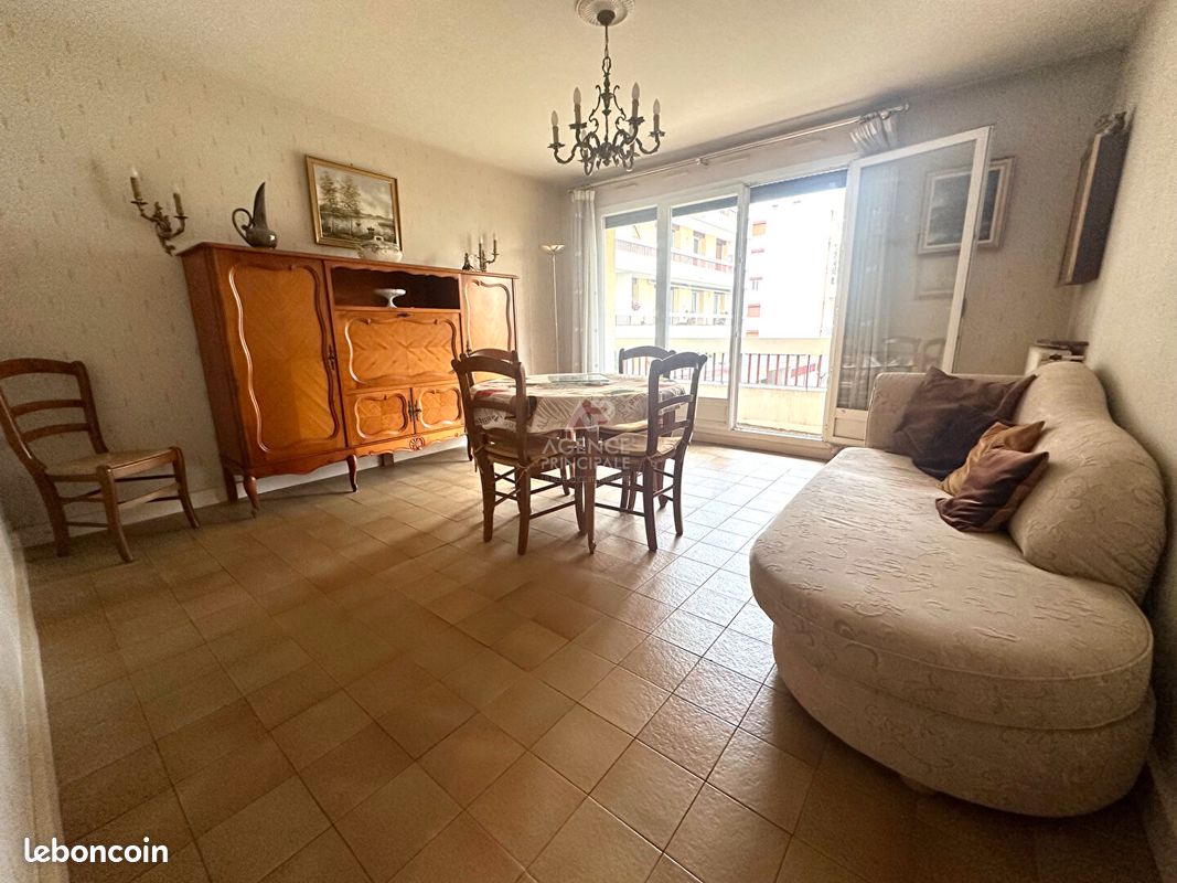 Квартира с 2 спальнями в Пуасси, Франция № 168799