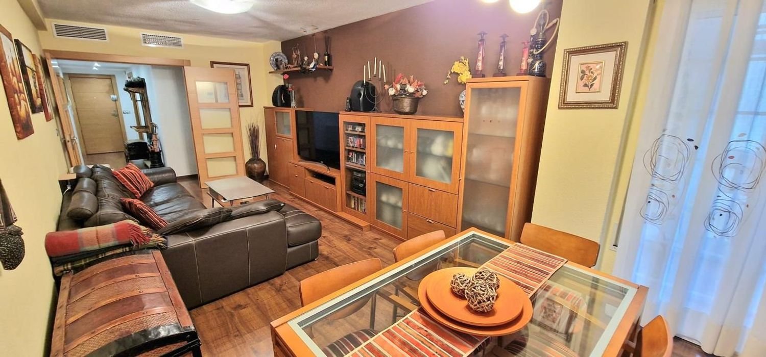 4 bedrooms Apartment in Zaragoza, Spain No. 257848