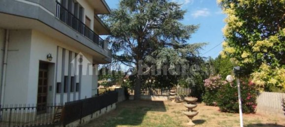 3 Schlafzimmer Haus in Loreto Aprutino, Italy, Nr. 281442 4