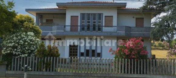 3 Schlafzimmer Haus in Loreto Aprutino, Italy, Nr. 281442 2