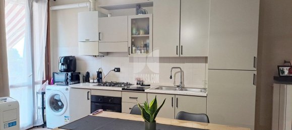 2 bedrooms Apartment in Mantua, Italy No. 329822 5