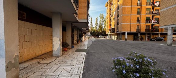 3 rooms Apartment in Rome, Italy No. 88839 2