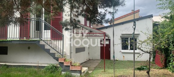 3 bedrooms House in Colombes, France No. 188745 3