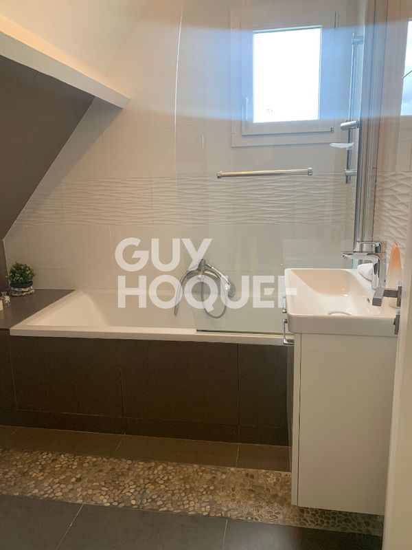 3 bedrooms House in Colombes, France No. 188745