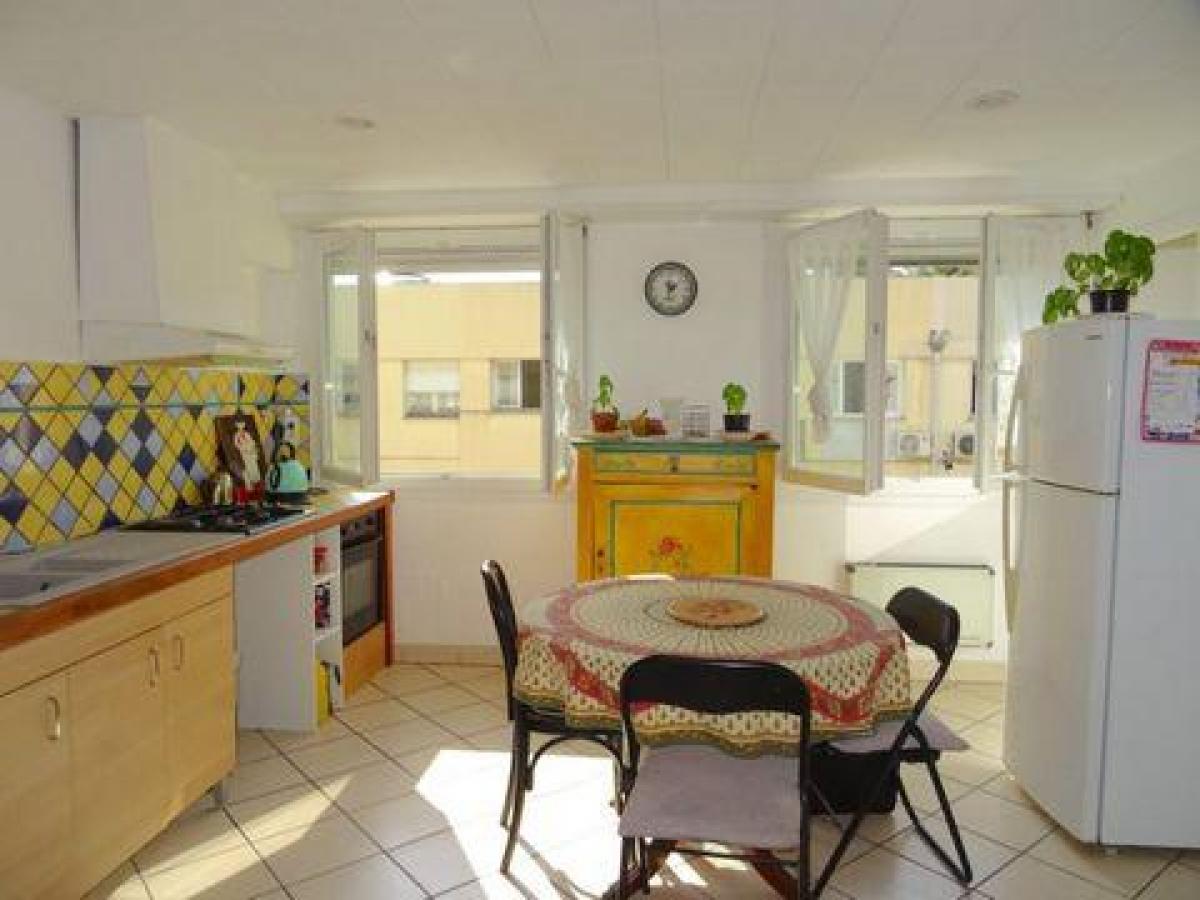2 bedrooms Apartment in Saint-Laurent-du-Var, France No. 12947