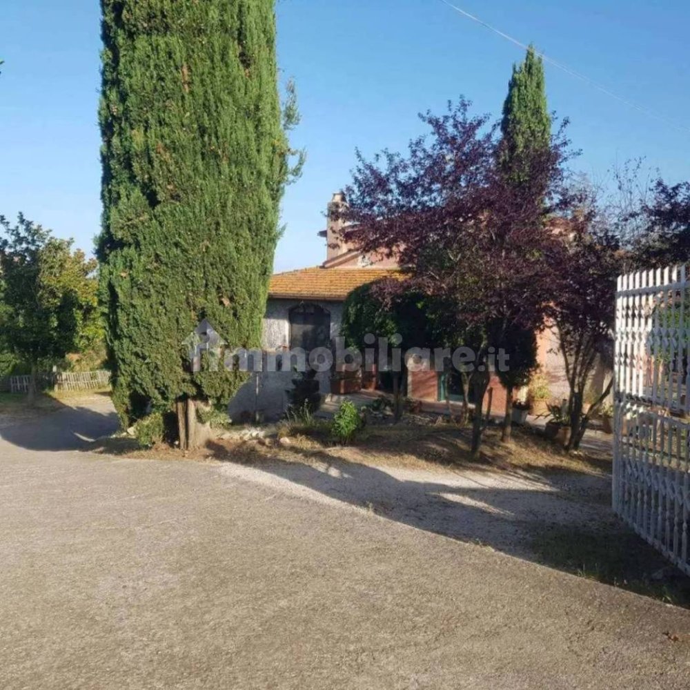 Casa T4 em Bassano in Teverina, Italy N.º 106931