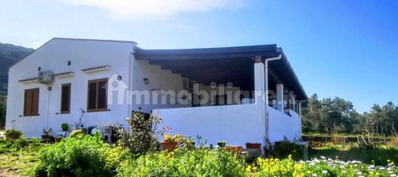 3 bedrooms Villa in Ustica, Italy No. 297601 2