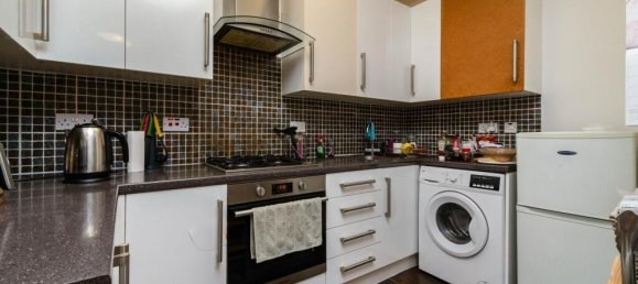 Apartamento en Sutton, United Kingdom No. 2652 4