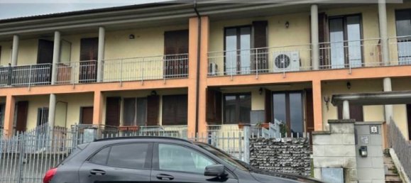 3 bedrooms House in Marzano, Italy No. 198373 4