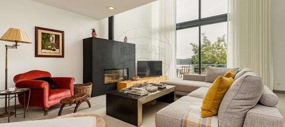 5 bedrooms House in Setubal, Portugal No. 19536 3