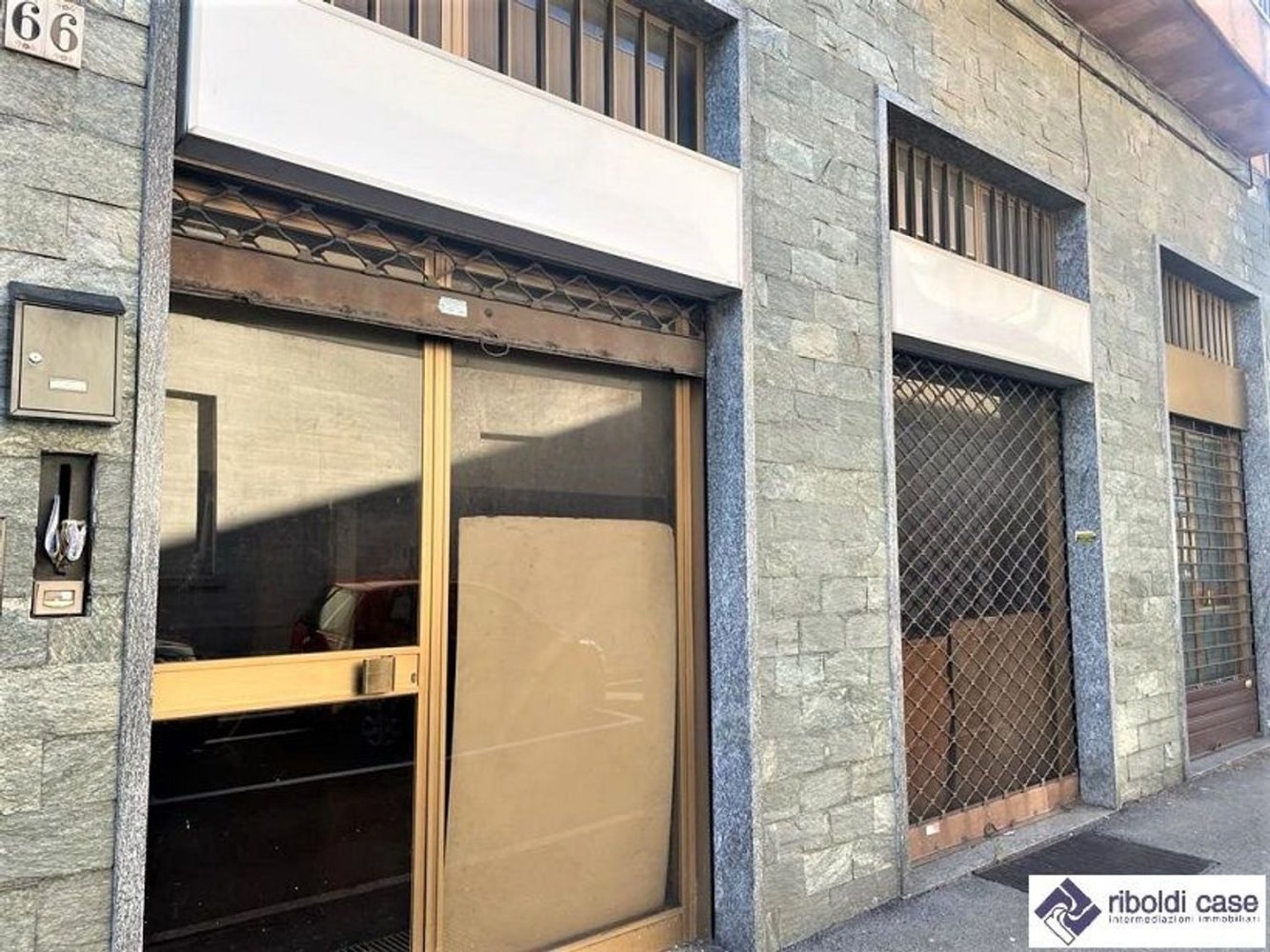 Armazém de 8 divisões em Seregno, Italy N.º 76587