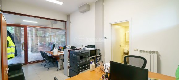 Коммерческая недвижимость 25м² в Нова Миланезе, Италия № 338379 5