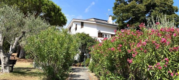 10 bedrooms Villa in Imperia, Italy No. 320468 2