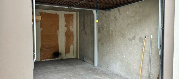 Garage à Sevran, France No. 302523 2