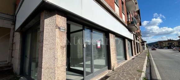 3 rooms Commercial property in Villa Carcina, Italy No. 331946 2