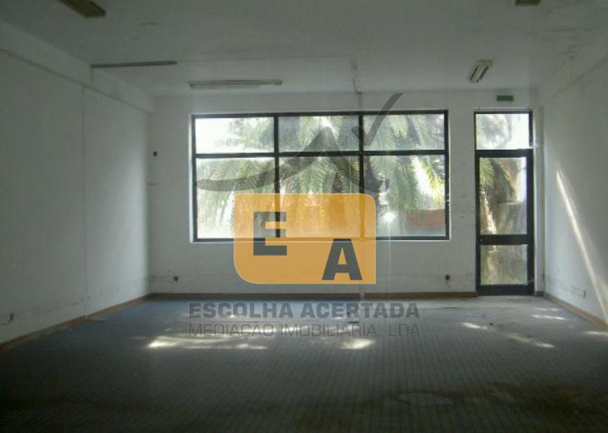 Magasin à Porto, Portugal 380m² No. 8099