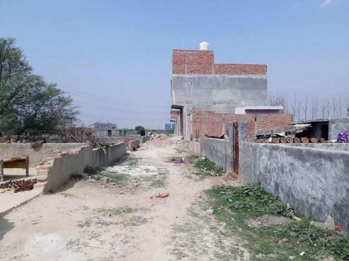 Земельный участок в Нойда, Индия № 35301