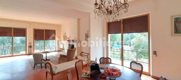 4 bedrooms Villa in Lucca, Italy No. 13090 14