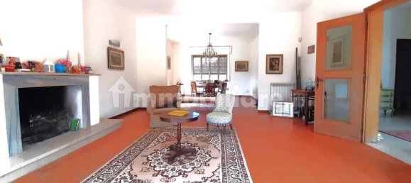 4 bedrooms Villa in Lucca, Italy No. 13090 11