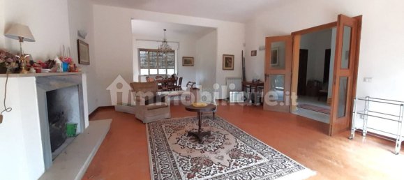 4 bedrooms Villa in Lucca, Italy No. 13090 12